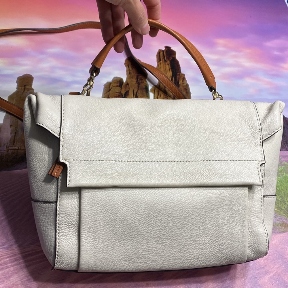 Reduced NWOT 🤍🤎Vince Camuto Cream Leather Shoulder Bag with Detachable h…